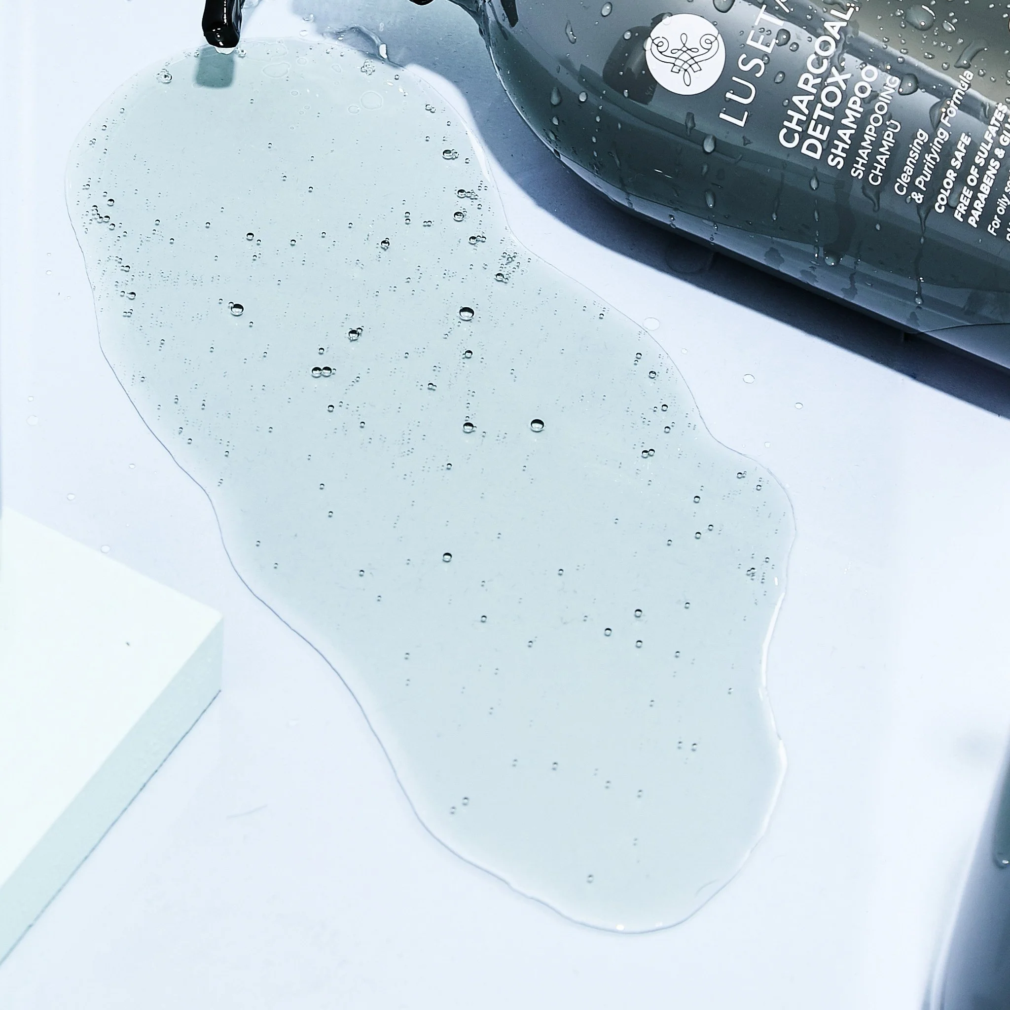 Charcoal Detox Shampoo - Image 2